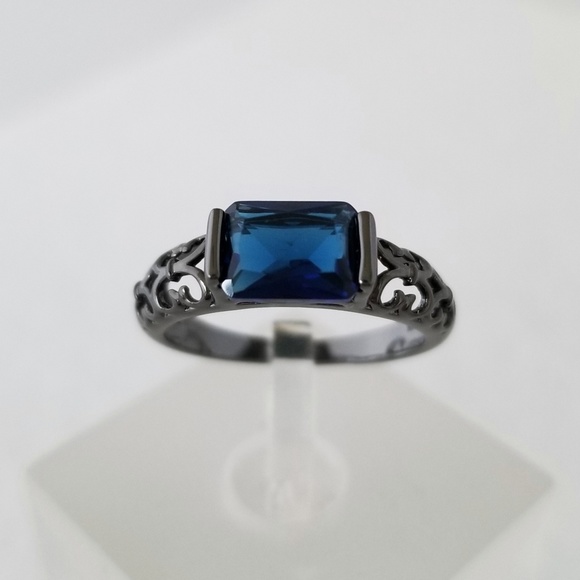 18k Horizontal Filigree Band